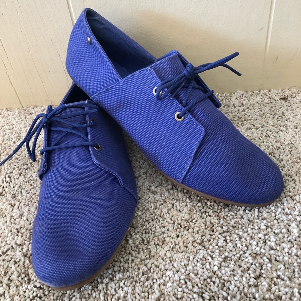 Volcom royal blue flats